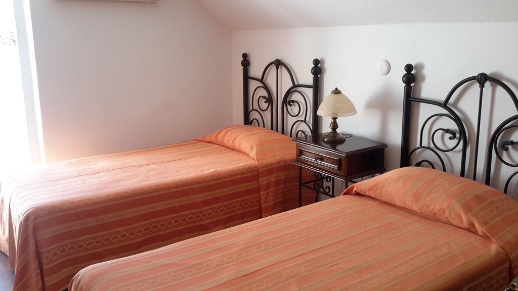 Ege Hotel Bozcaada Island Chambre photo